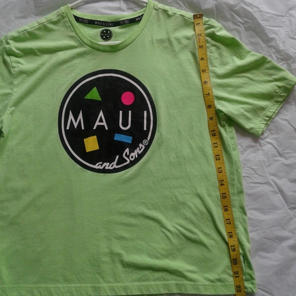 (3/$25 bundle)Women's large Maui and Sons short sleeve t-shirt - Picture 6 of 6